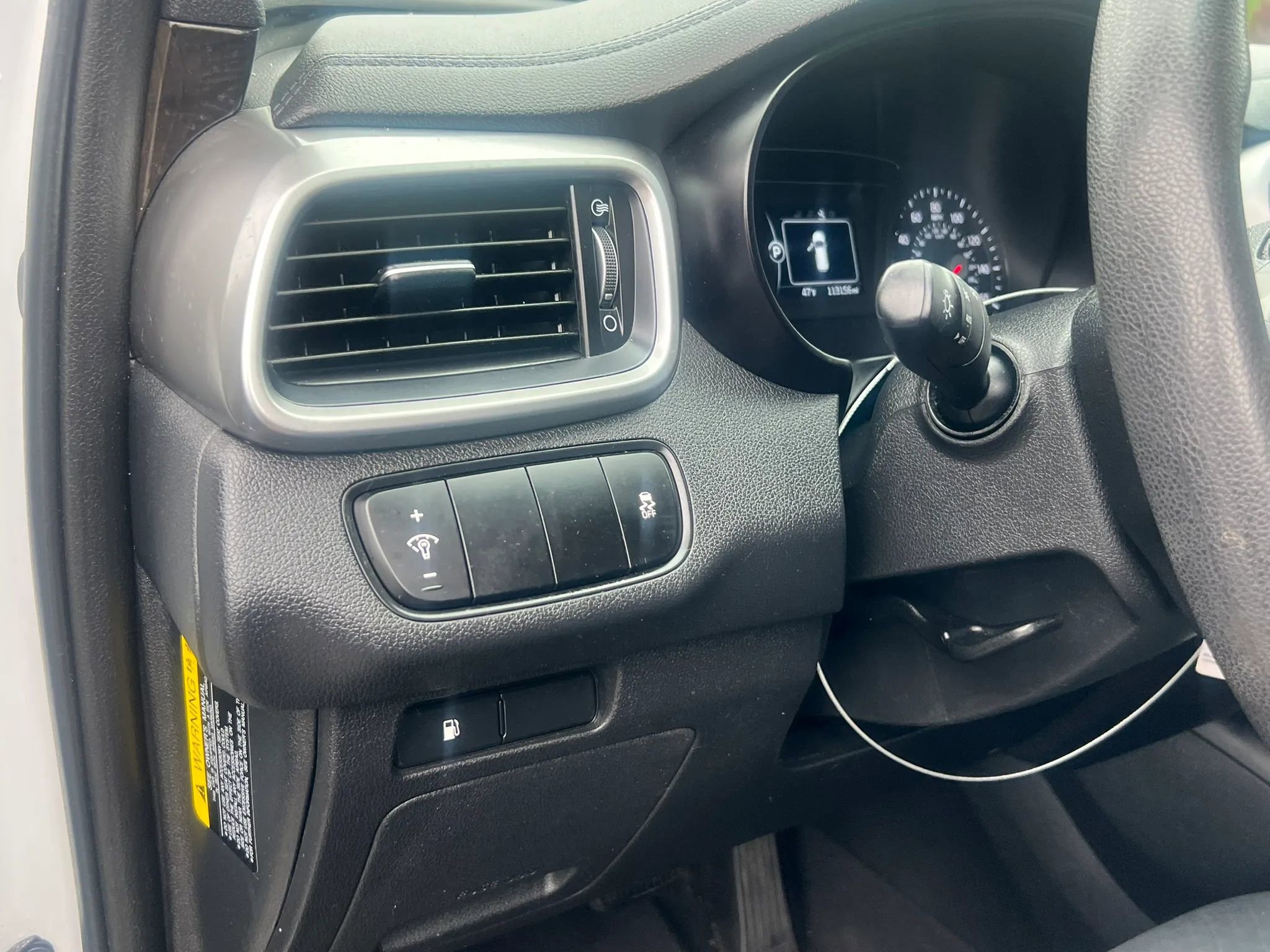 Used 2018 Kia Sorento LX image 15