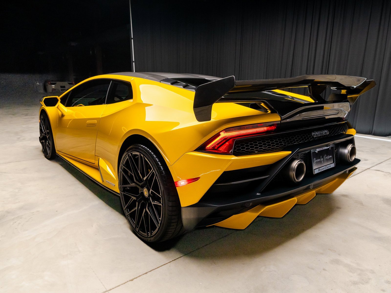Used 2022 Lamborghini Huracan EVO image 13