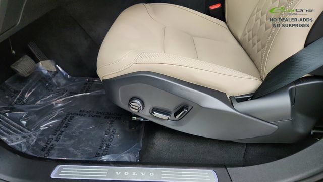 Used 2026 Volvo XC90 B5 Plus w/ Protection Package AWD/4WD image 53
