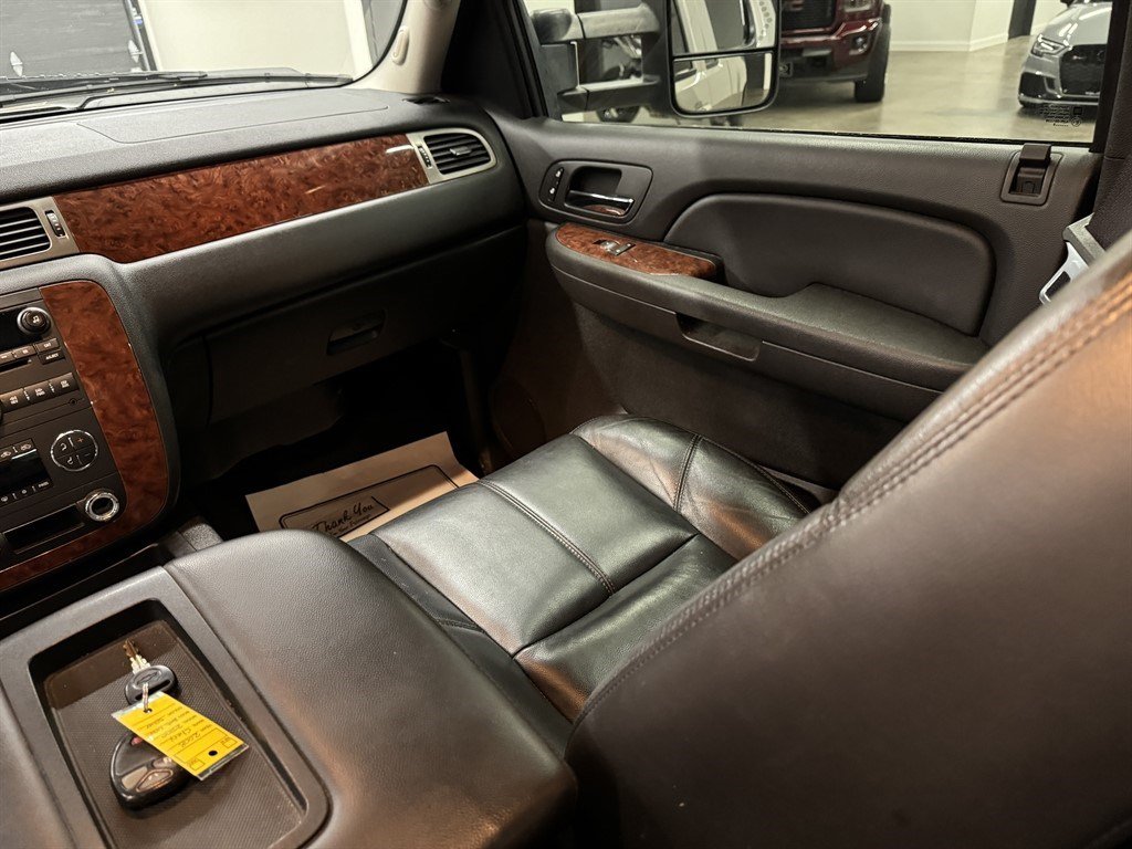 Used 2008 Chevrolet Silverado 2500 LTZ w/ Suspension Package, Off-Road RWD image 28