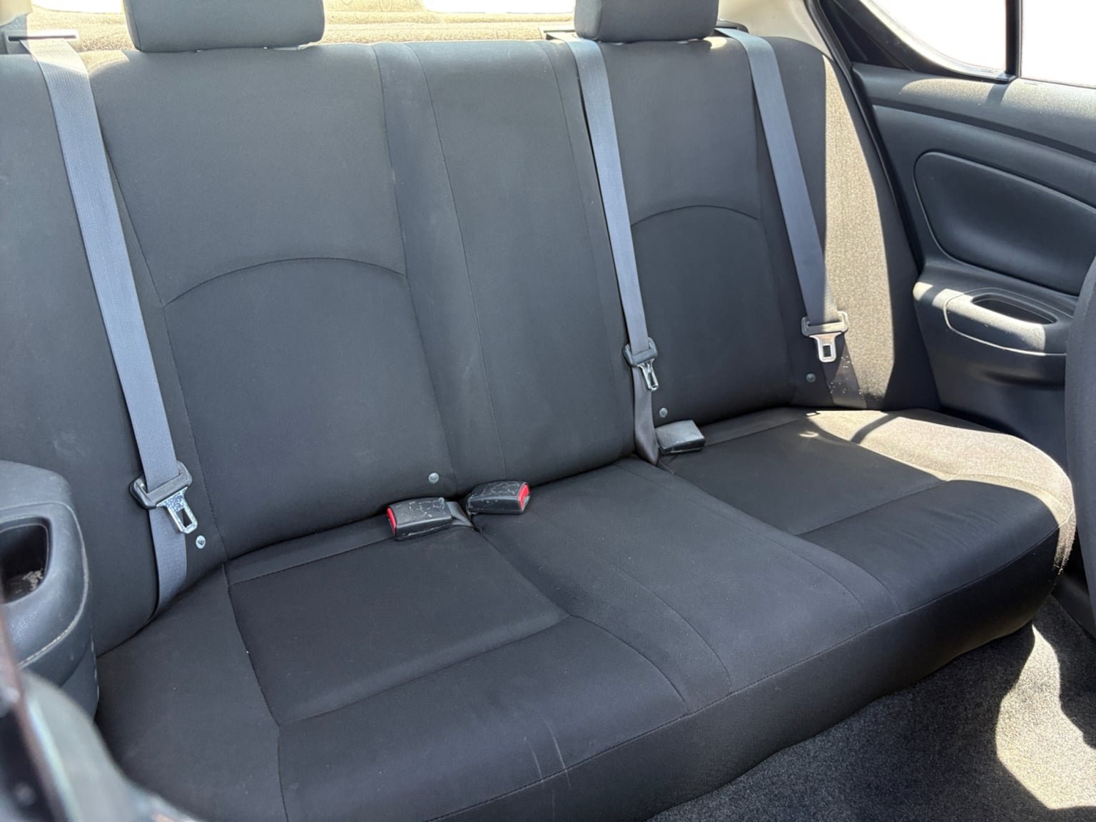 Used 2015 Nissan Versa S FWD image 18