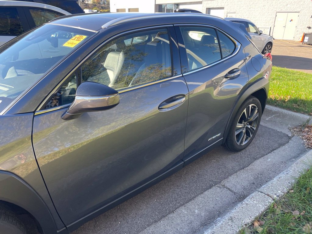 Used 2019 Lexus UX 250h w/ Accessory Package AWD/4WD image 11