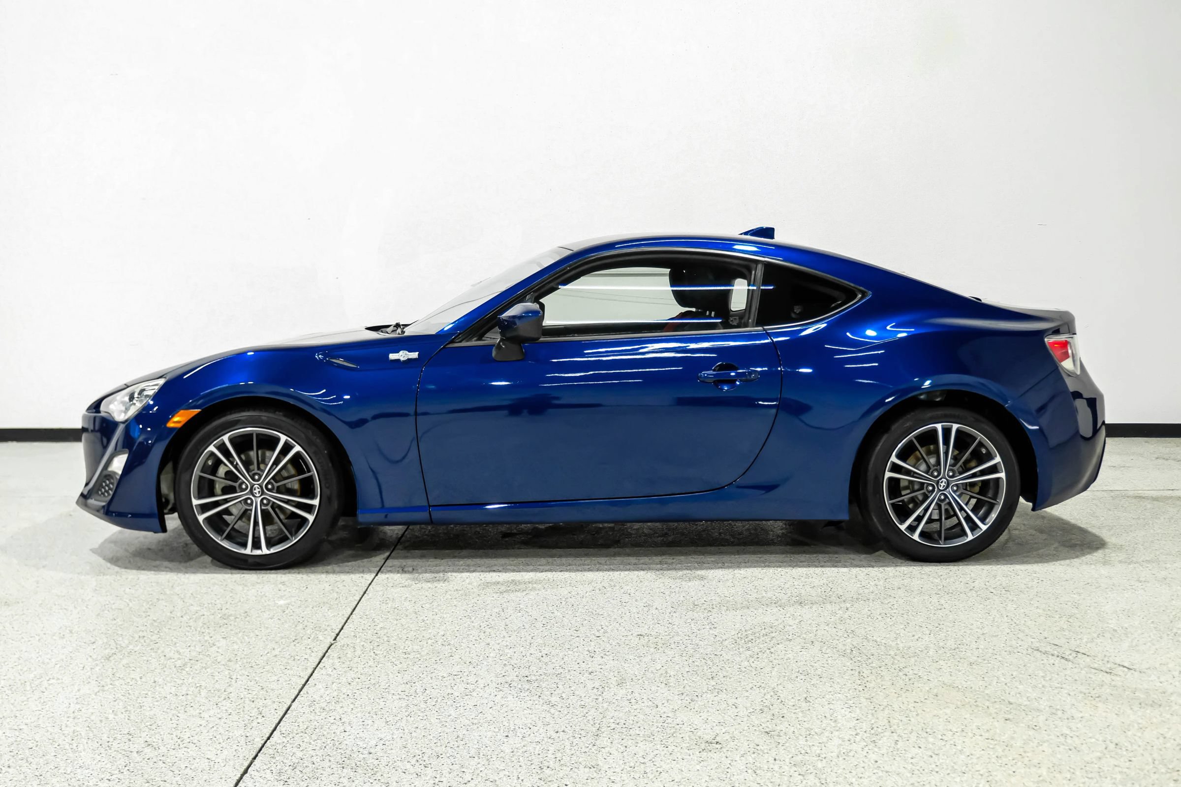 Used 2015 Scion FR-S RWD image 9