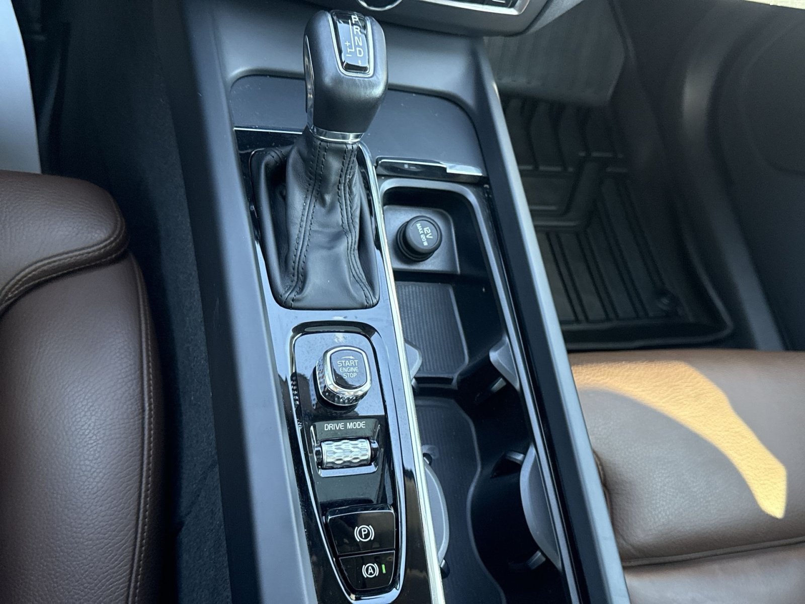 Used 2019 Volvo XC60 T5 Momentum w/ Protection Package Premier FWD image 30
