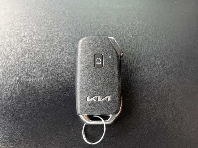 Used 2022 Kia Telluride LX FWD image 29