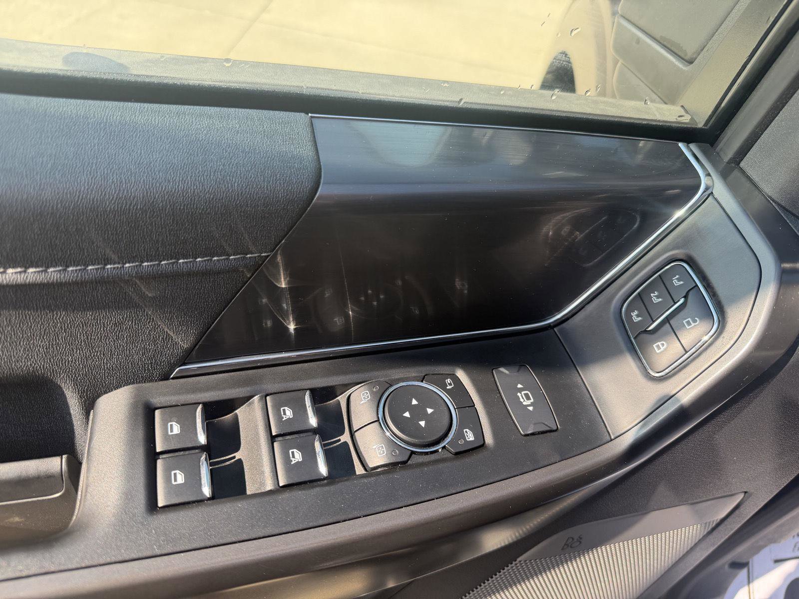 Used 2025 Ford F150 Lariat w/ Equipment Group 501A Mid image 13