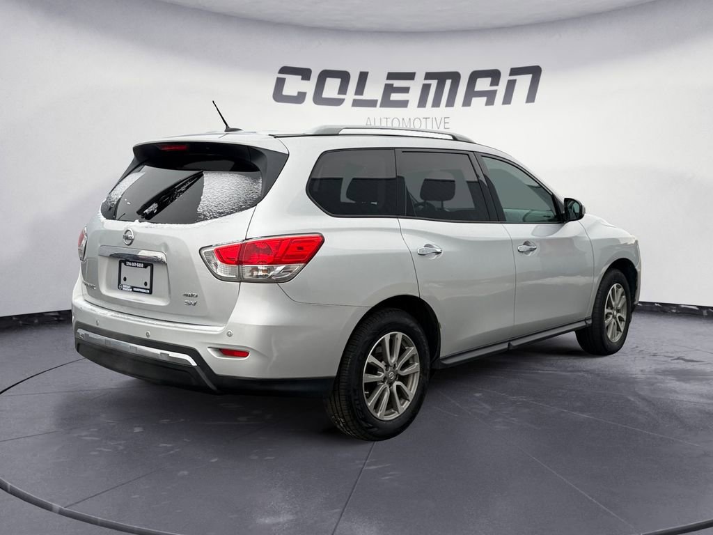 Used 2014 Nissan Pathfinder SV image 5