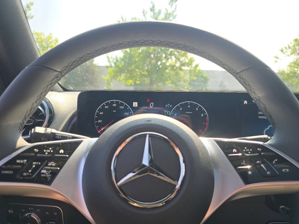 New 2026 Mercedes-Benz GLB 250 4MATIC image 28
