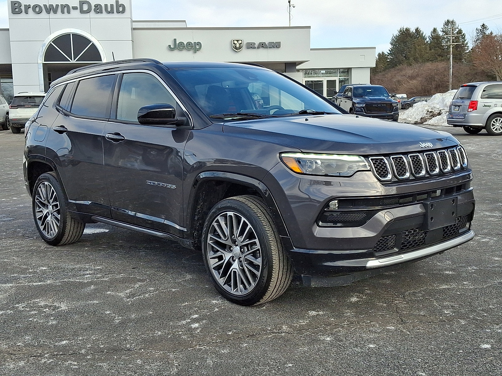 Certified 2023 Jeep Compass Limited w/ Elite Group image 3