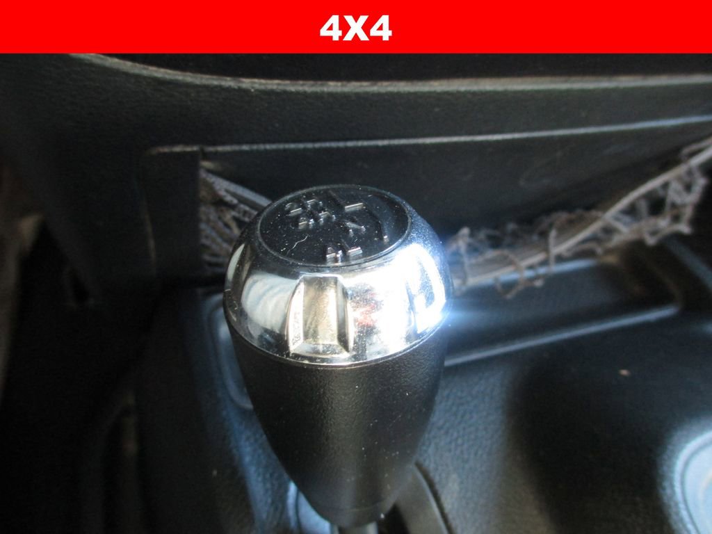 Used 2016 Jeep Wrangler Unlimited Sahara w/ Connectivity Group image 14