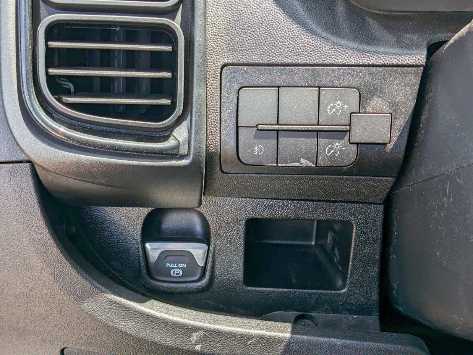 New 2024 RAM ProMaster 3500 w/ Delivery Van Package FWD image 16