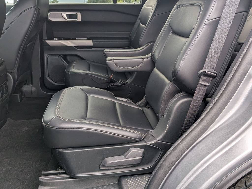Used 2024 Ford Explorer XLT w/ Equipment Group 202A AWD/4WD image 23