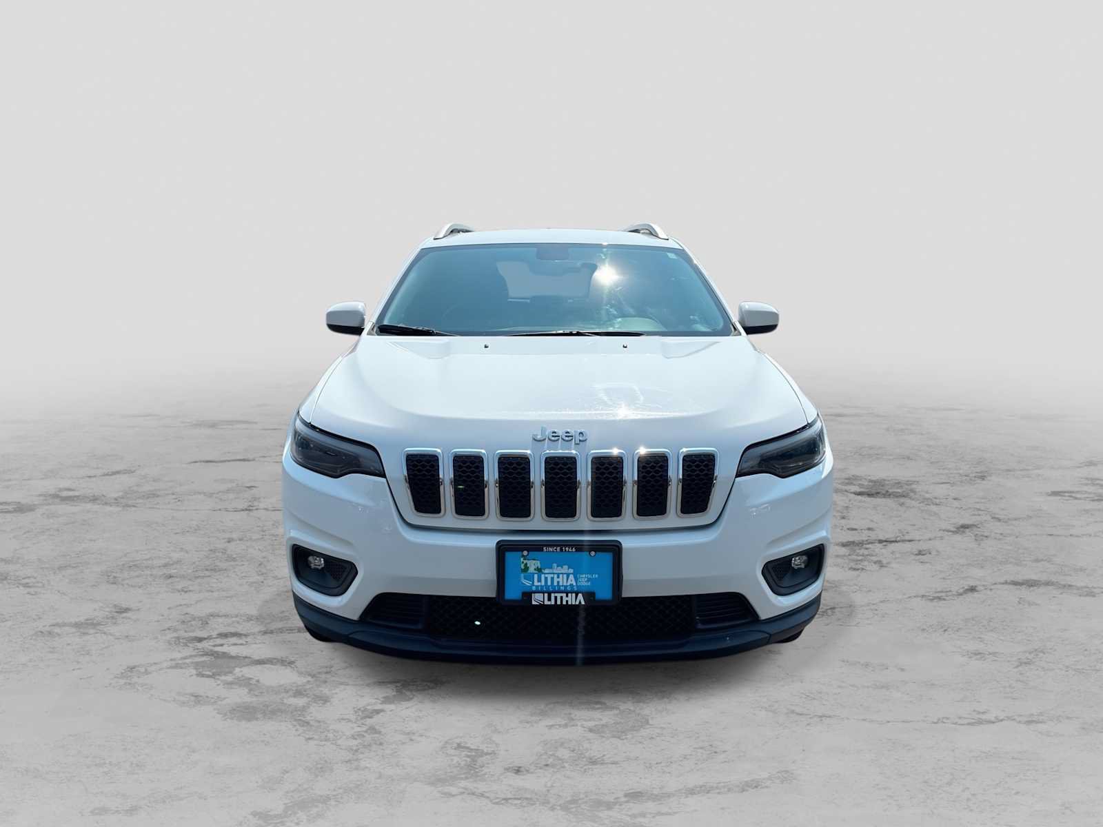 Used 2019 Jeep Cherokee Latitude Plus AWD/4WD image 3