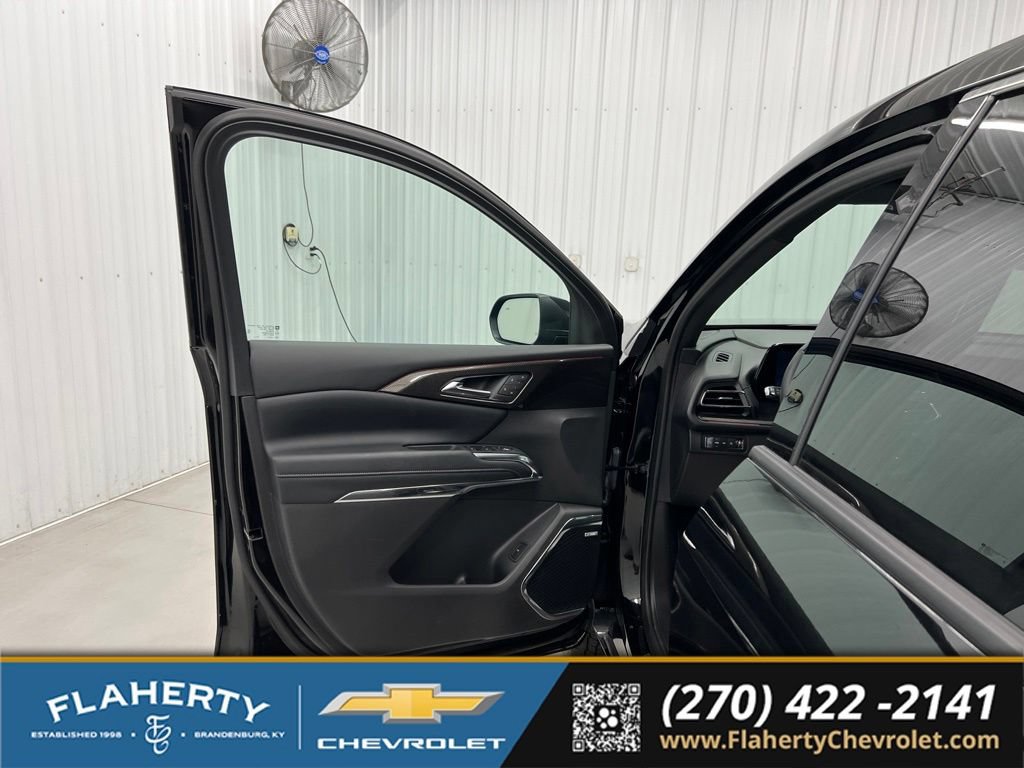 Used 2026 Chevrolet Traverse High Country w/ LPO, Floor Liner Package AWD/4WD image 8