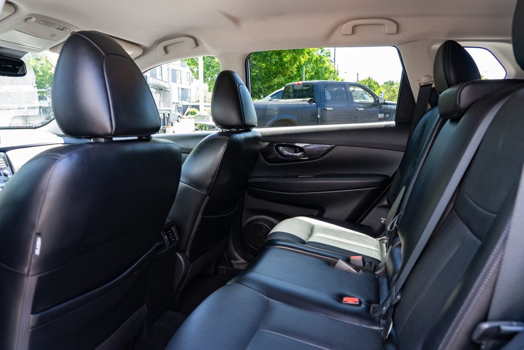 Used 2018 Nissan Rogue SL AWD/4WD image 22