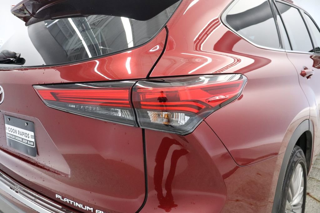 Used 2022 Toyota Highlander Platinum AWD/4WD image 19