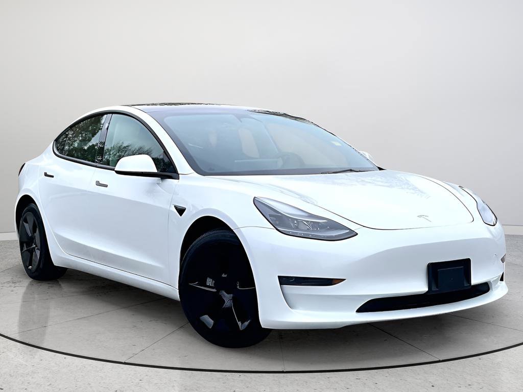 Used 2023 Tesla Model 3 Standard Range image 1