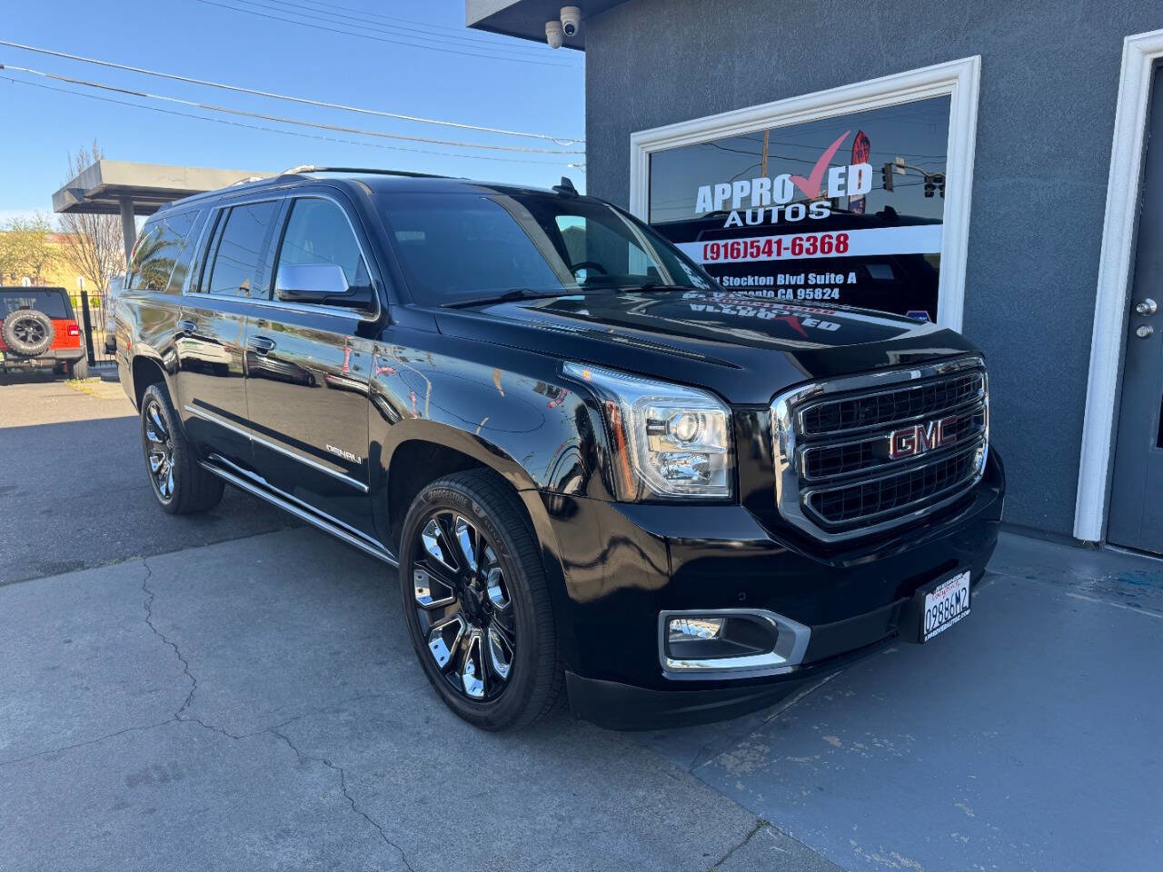Used 2019 GMC Yukon XL Denali w/ Denali Ultimate Package image 1