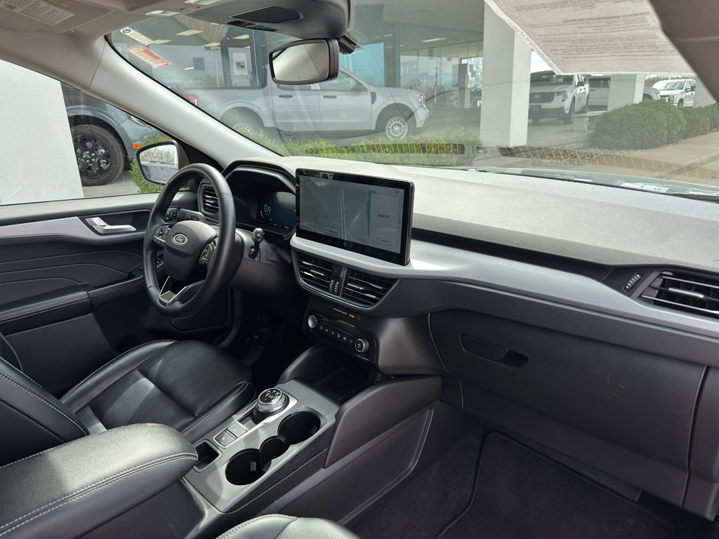 Used 2024 Ford Escape Platinum image 28
