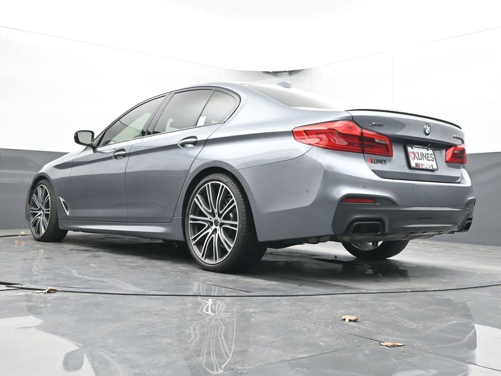 Used 2018 BMW M550i xDrive image 27