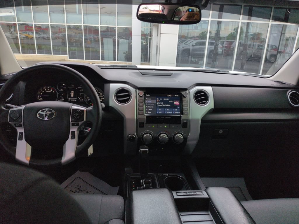 Used 2020 Toyota Tundra SR5 w/ SR5 Convenience Package AWD/4WD image 12