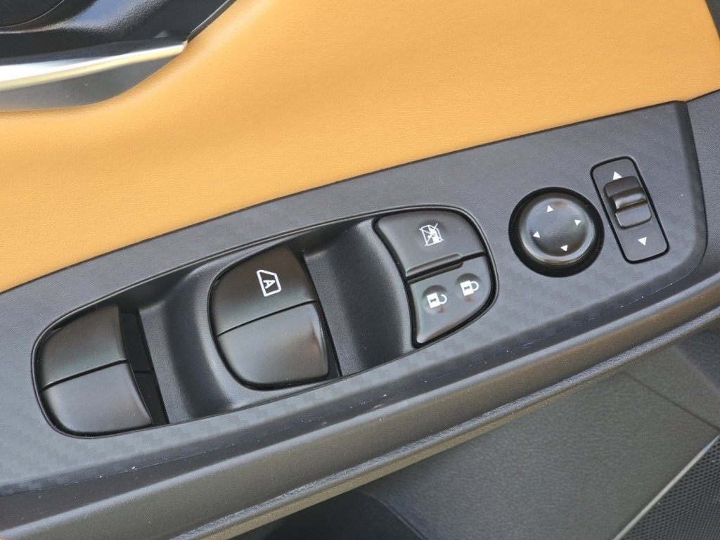 Used 2023 Nissan Sentra SV w/ SV Premium Package image 21