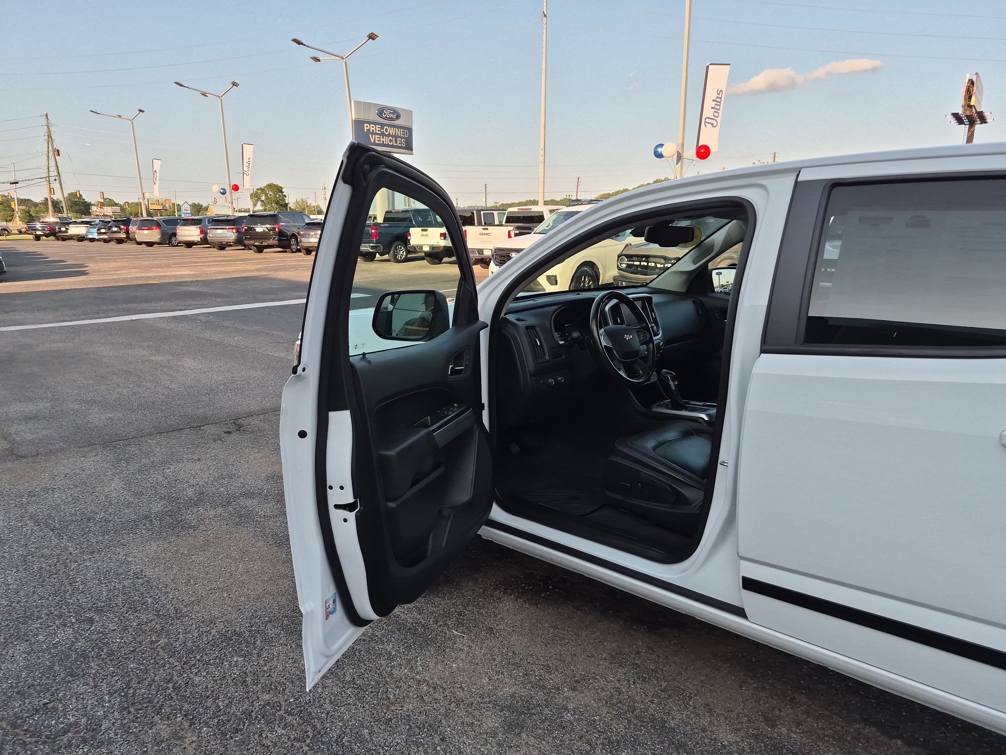 Used 2022 Chevrolet Colorado LT w/ Luxury Package AWD/4WD image 11