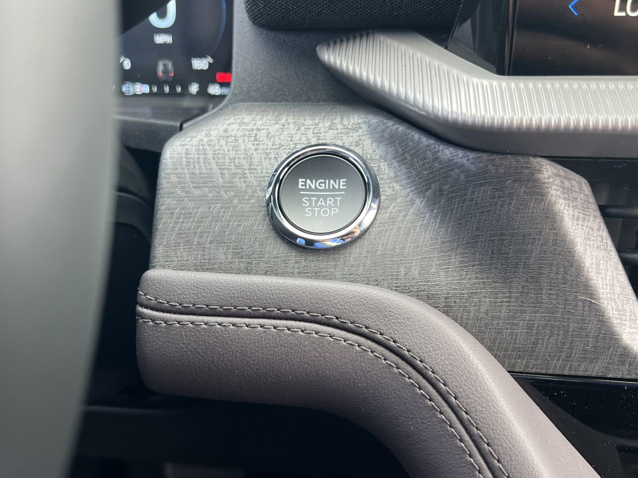 New 2026 Ford Explorer Platinum image 5