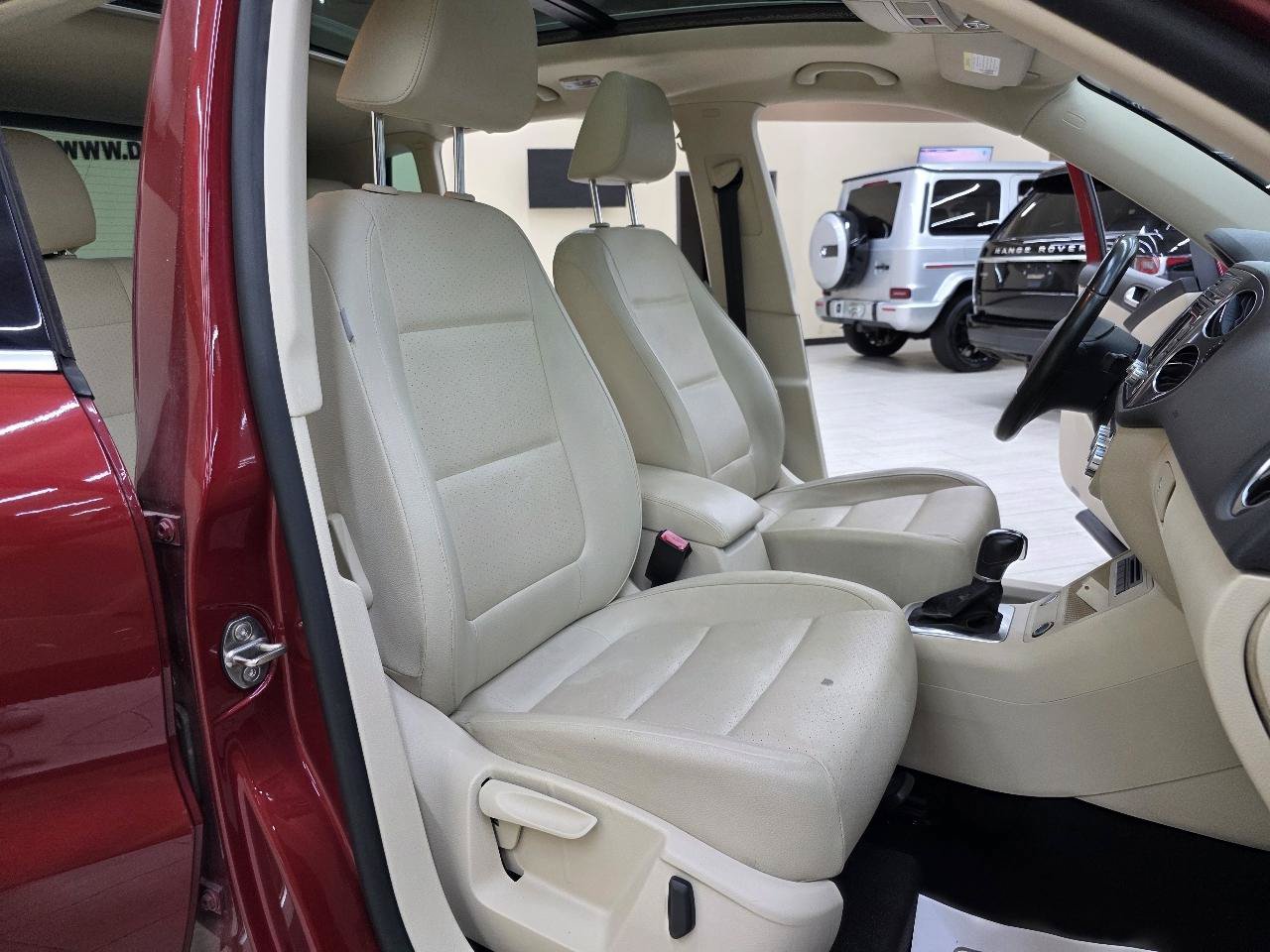 Used 2014 Volkswagen Tiguan SEL FWD image 19