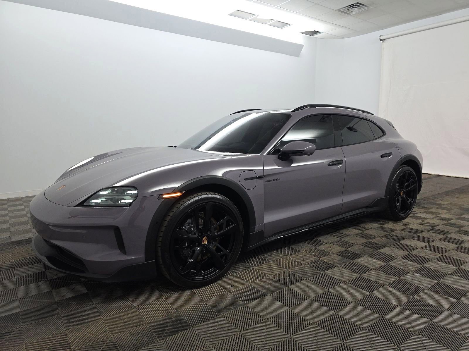 Used 2025 Porsche Taycan 4 Cross Turismo w/ Premium Package image 3