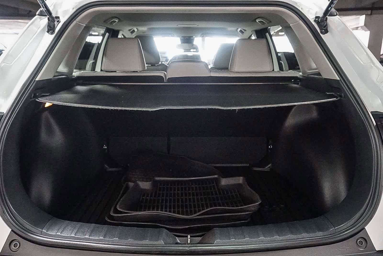 Certified 2022 Toyota Corolla Cross LE w/ Moonroof Package FWD image 29