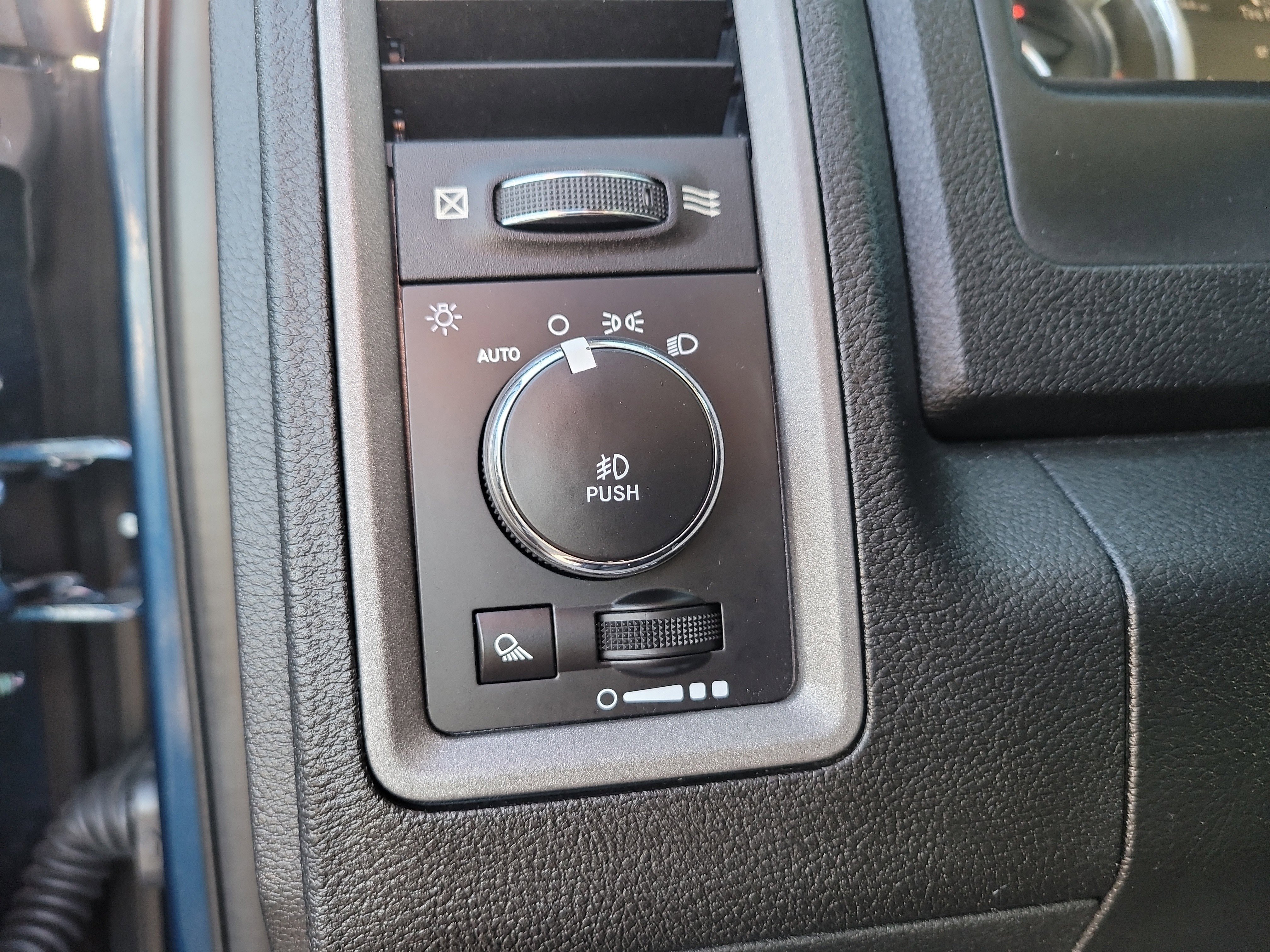 Used 2022 RAM 1500 Tradesman w/ Tradesman SXT Package image 31