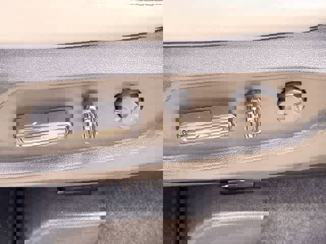 Used 2025 Honda Pilot Touring image 31