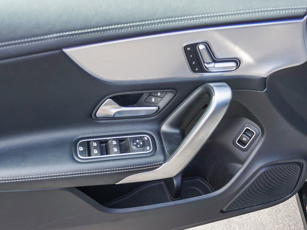 Used 2022 Mercedes-Benz CLA 250 image 19