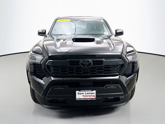 Used 2025 Toyota Tacoma TRD Sport image 2