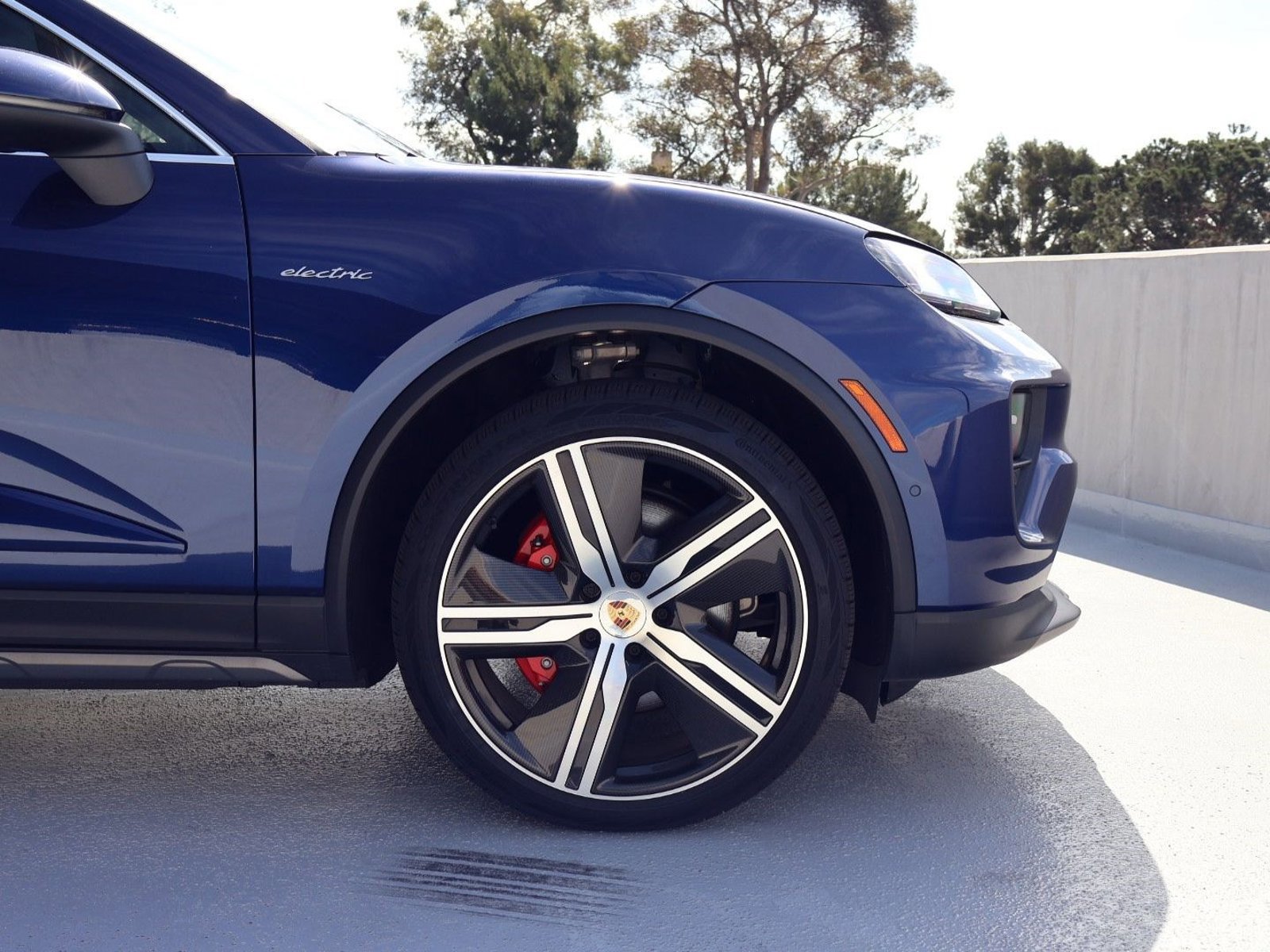 New 2025 Porsche Macan 4S Electric AWD/4WD image 11