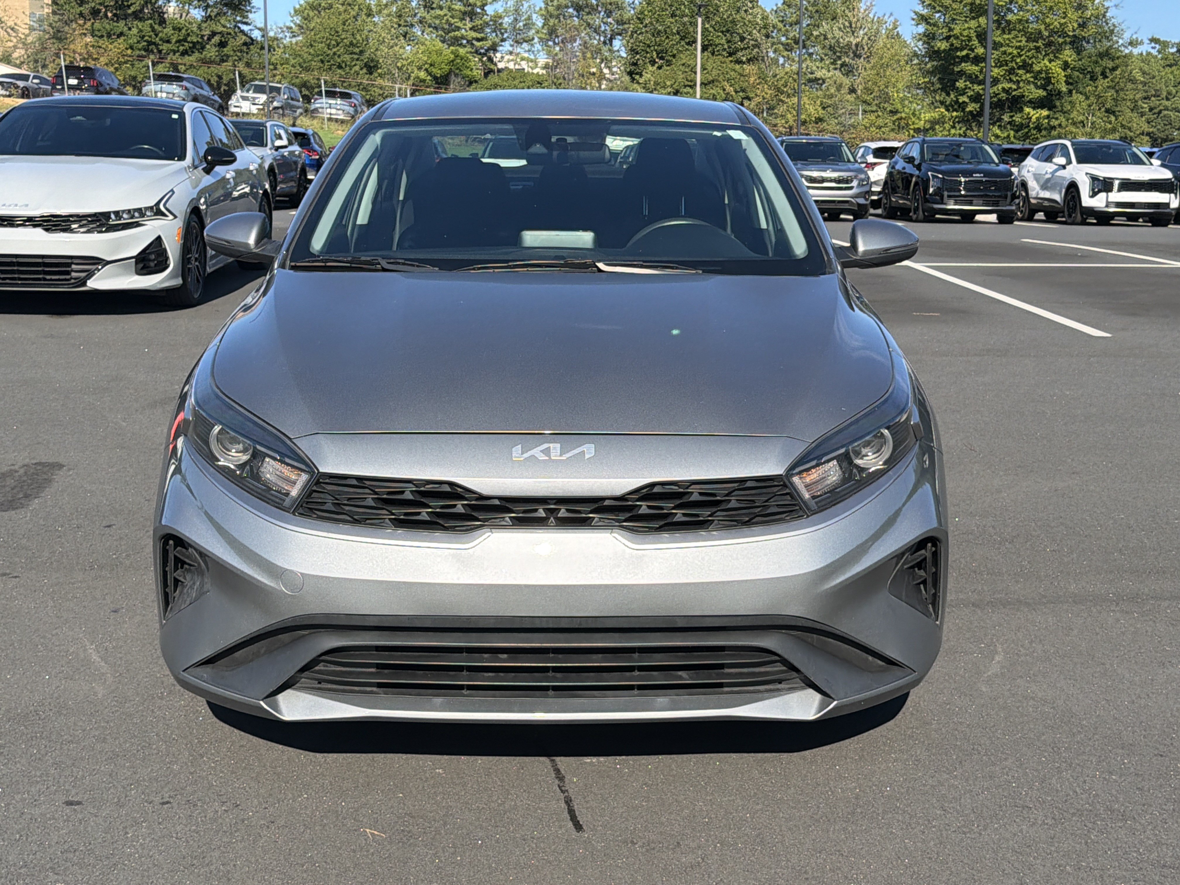 Certified 2022 Kia Forte LXS w/ LXS Technology Package FWD image 2