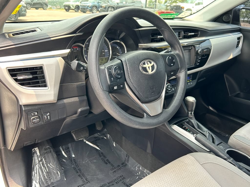 Used 2015 Toyota Corolla LE FWD image 6