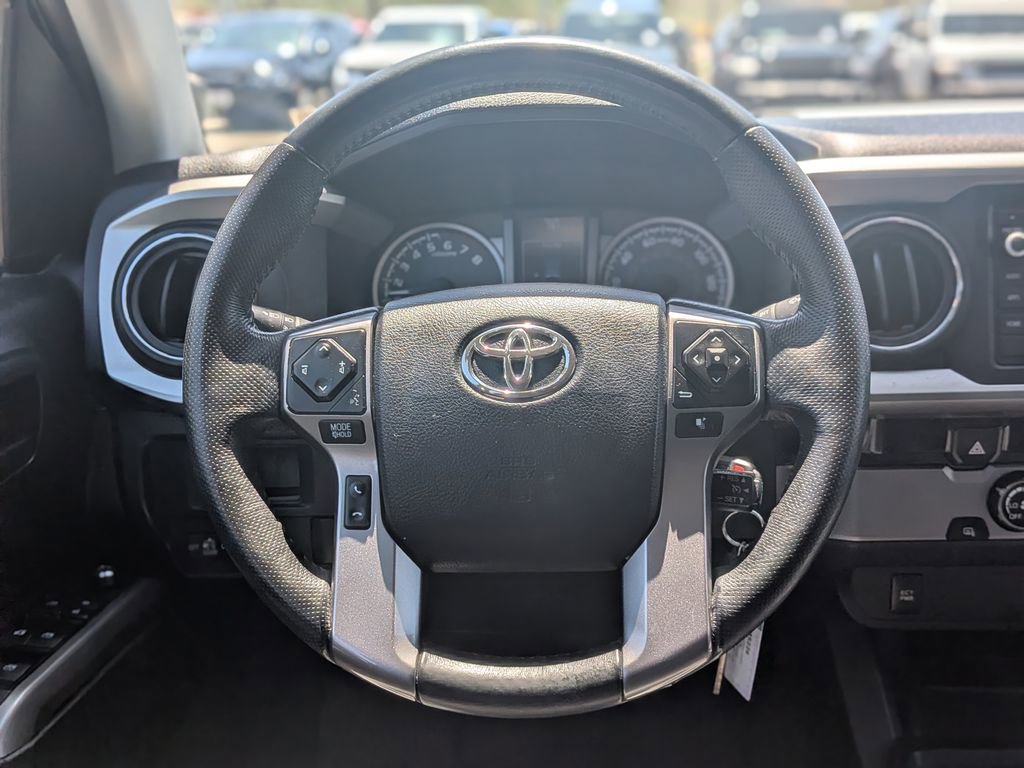 Used 2017 Toyota Tacoma SR5 w/ SR5 Appearance Package (SM) image 13