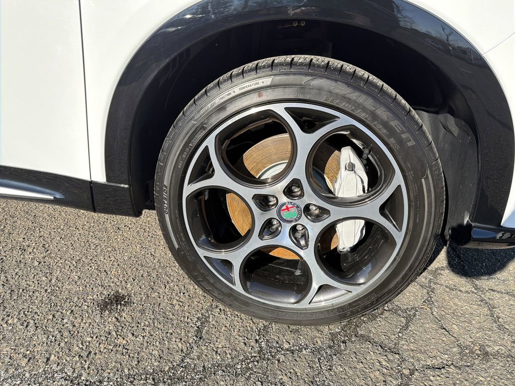 Used 2024 Alfa Romeo Tonale Ti w/ Active Assist Package image 33