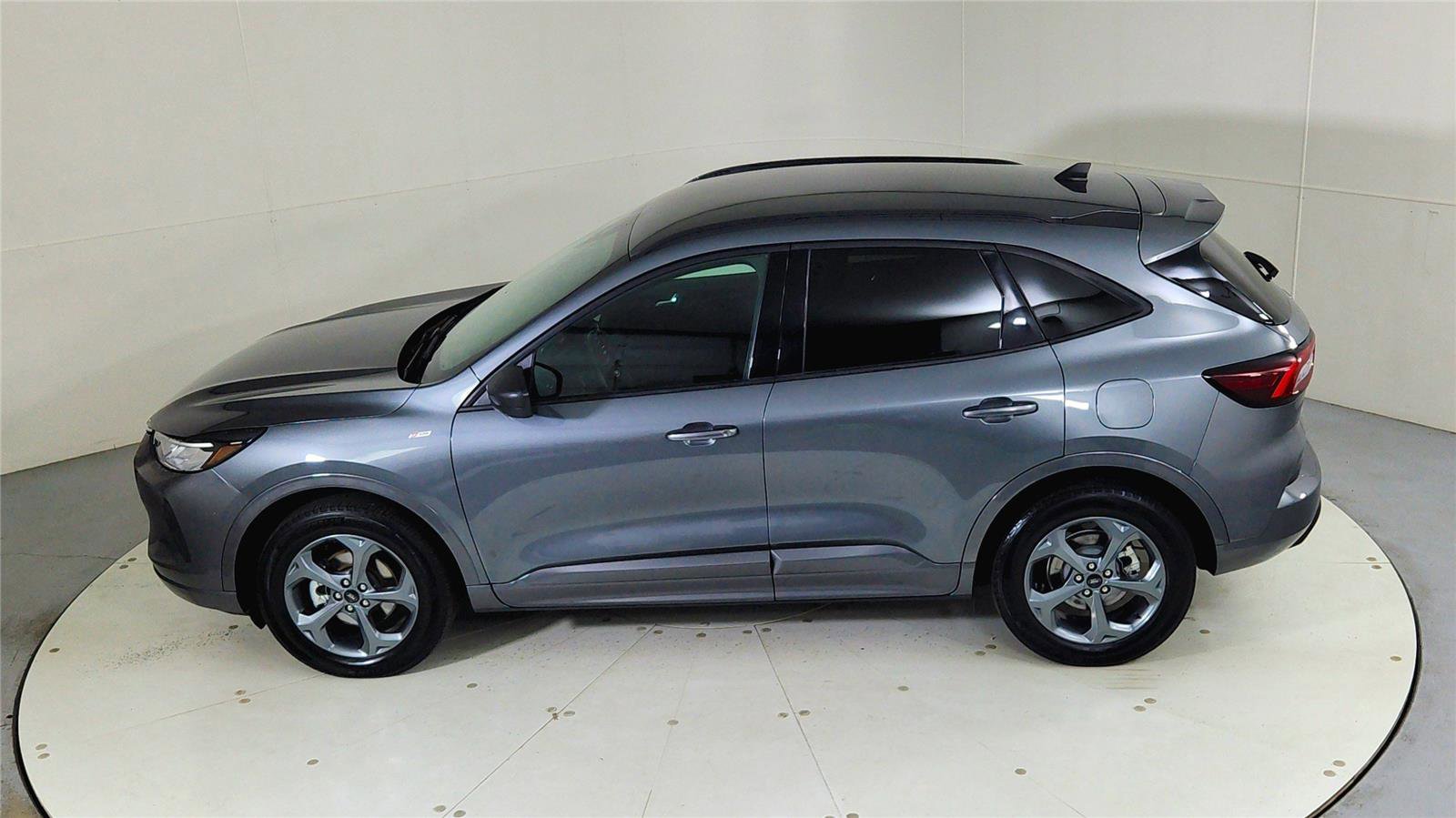 Used 2024 Ford Escape ST-Line image 19