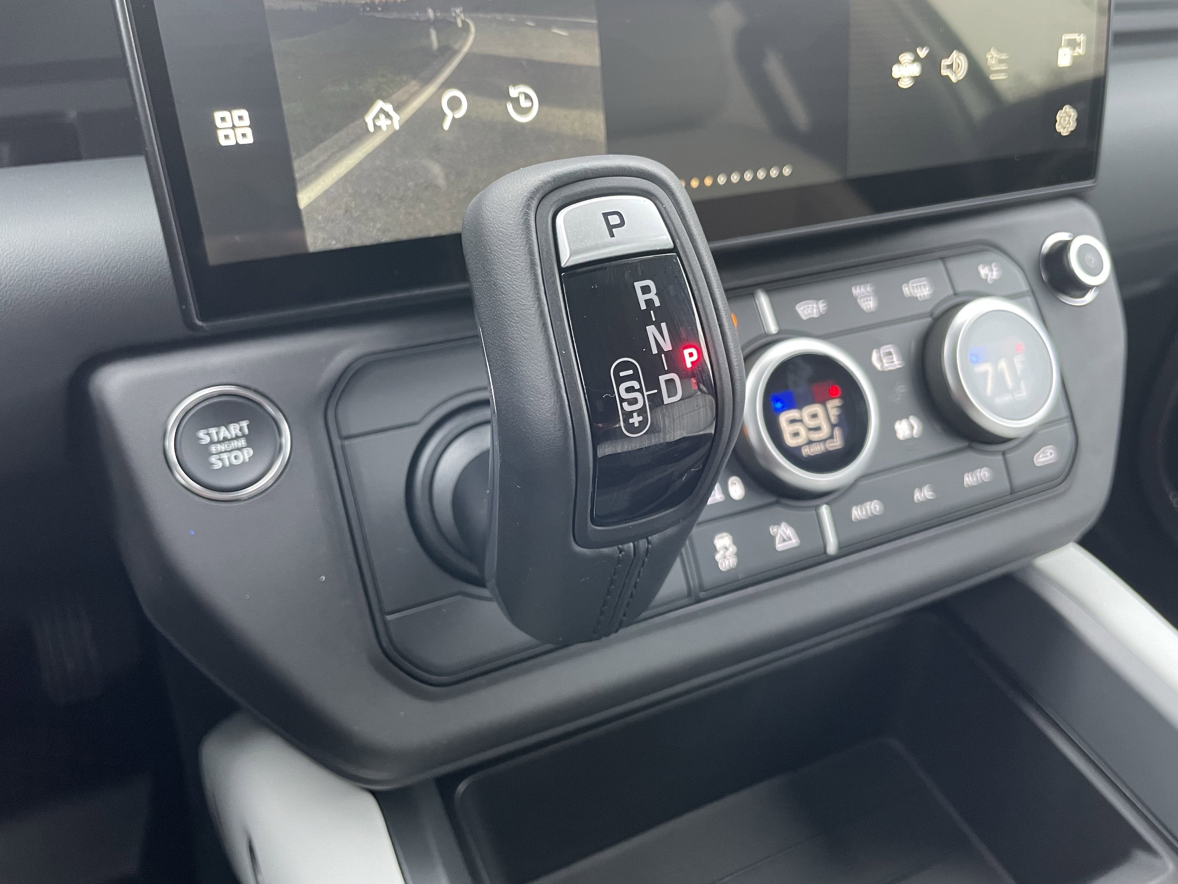 New 2026 Land Rover Defender 110 X-Dynamic SE image 20