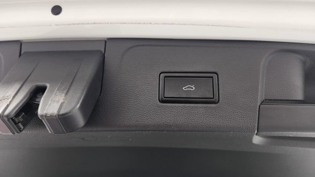 Used 2018 Volkswagen Atlas SE FWD image 20