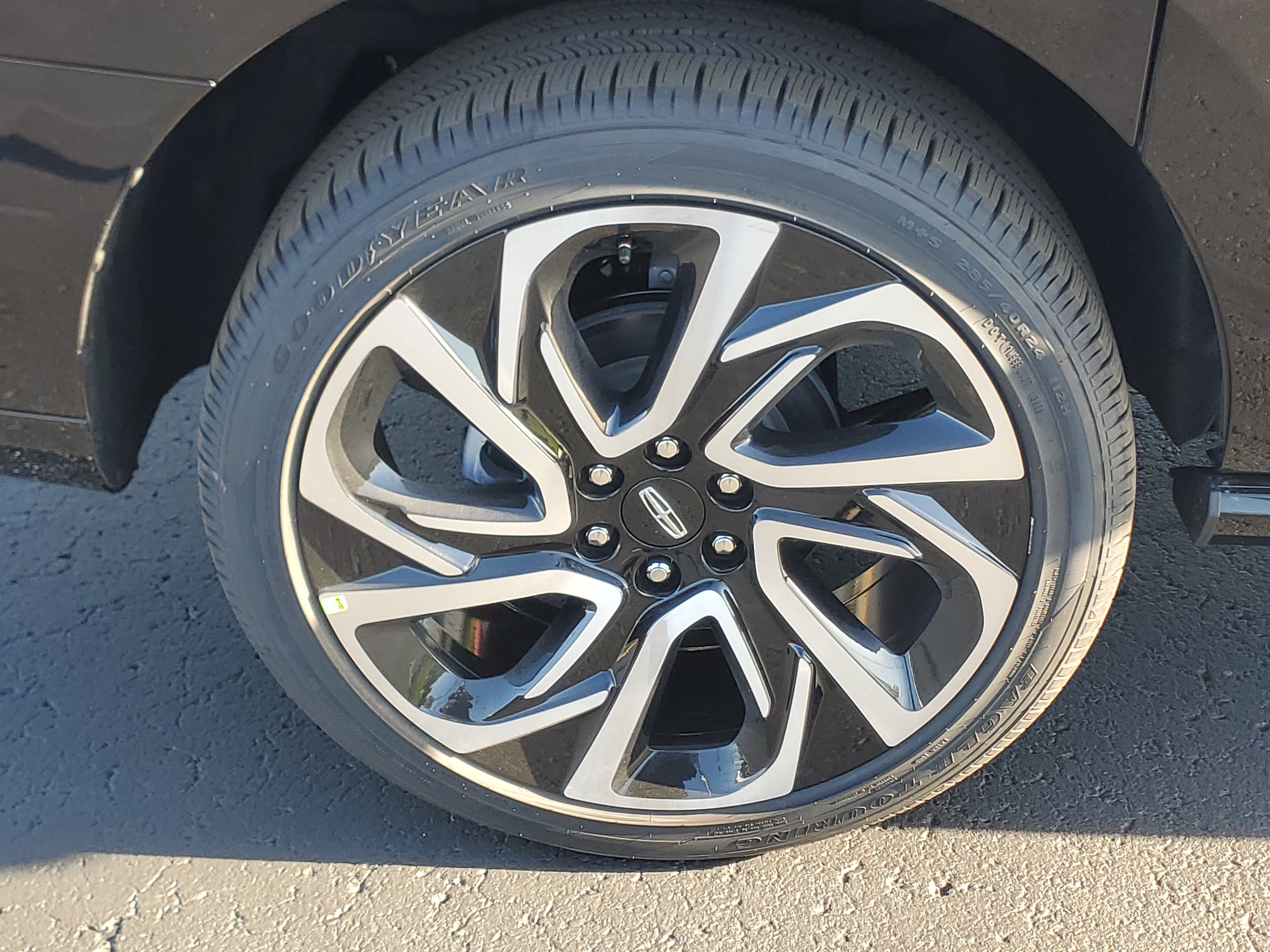 New 2027 Lincoln Navigator L Reserve AWD/4WD image 5
