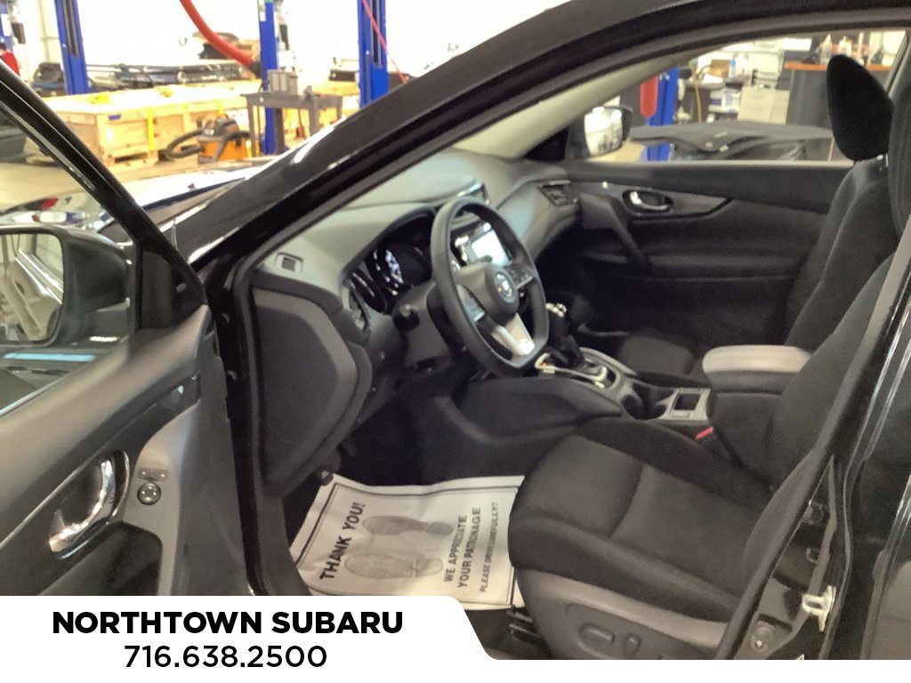 Used 2020 Nissan Rogue SV AWD/4WD image 11