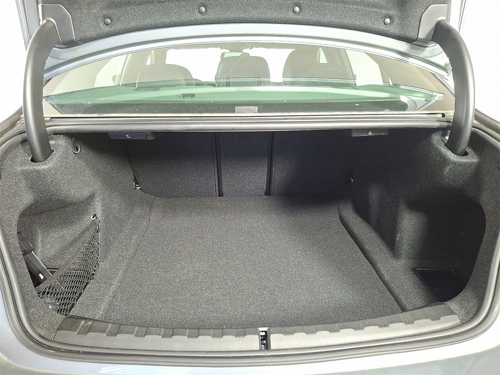 Used 2023 BMW 330i xDrive Sedan w/ Premium Package image 27