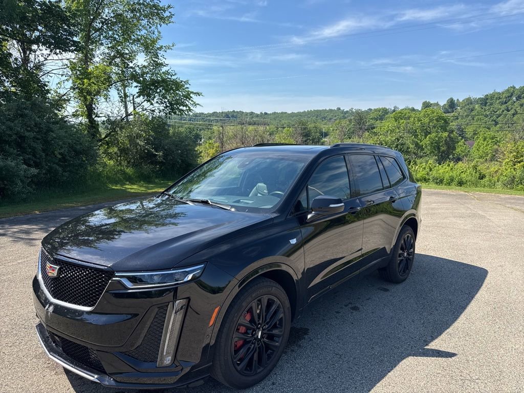 Used 2024 Cadillac XT6 Sport w/ LPO, ONYX Package AWD/4WD image 7