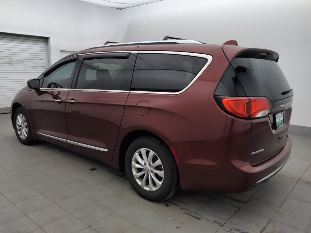 Used 2018 Chrysler Pacifica Touring-L Plus FWD image 3