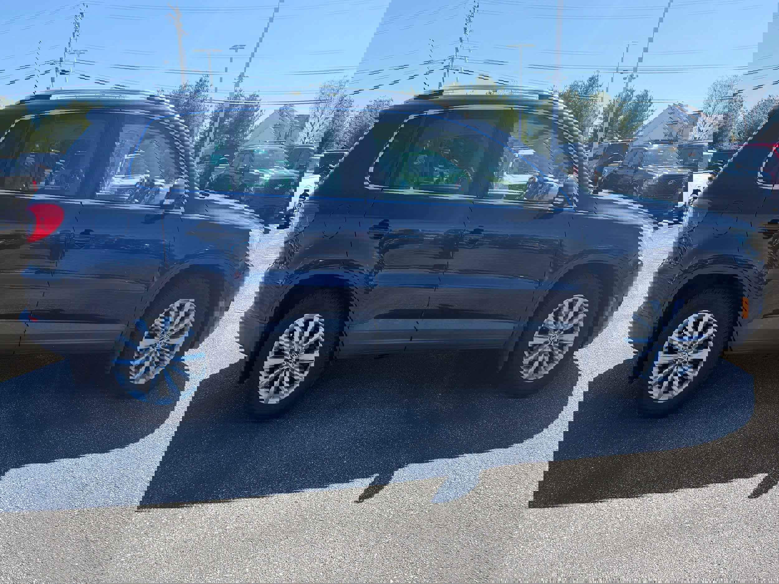 Used 2011 Volkswagen Tiguan SE AWD/4WD image 5