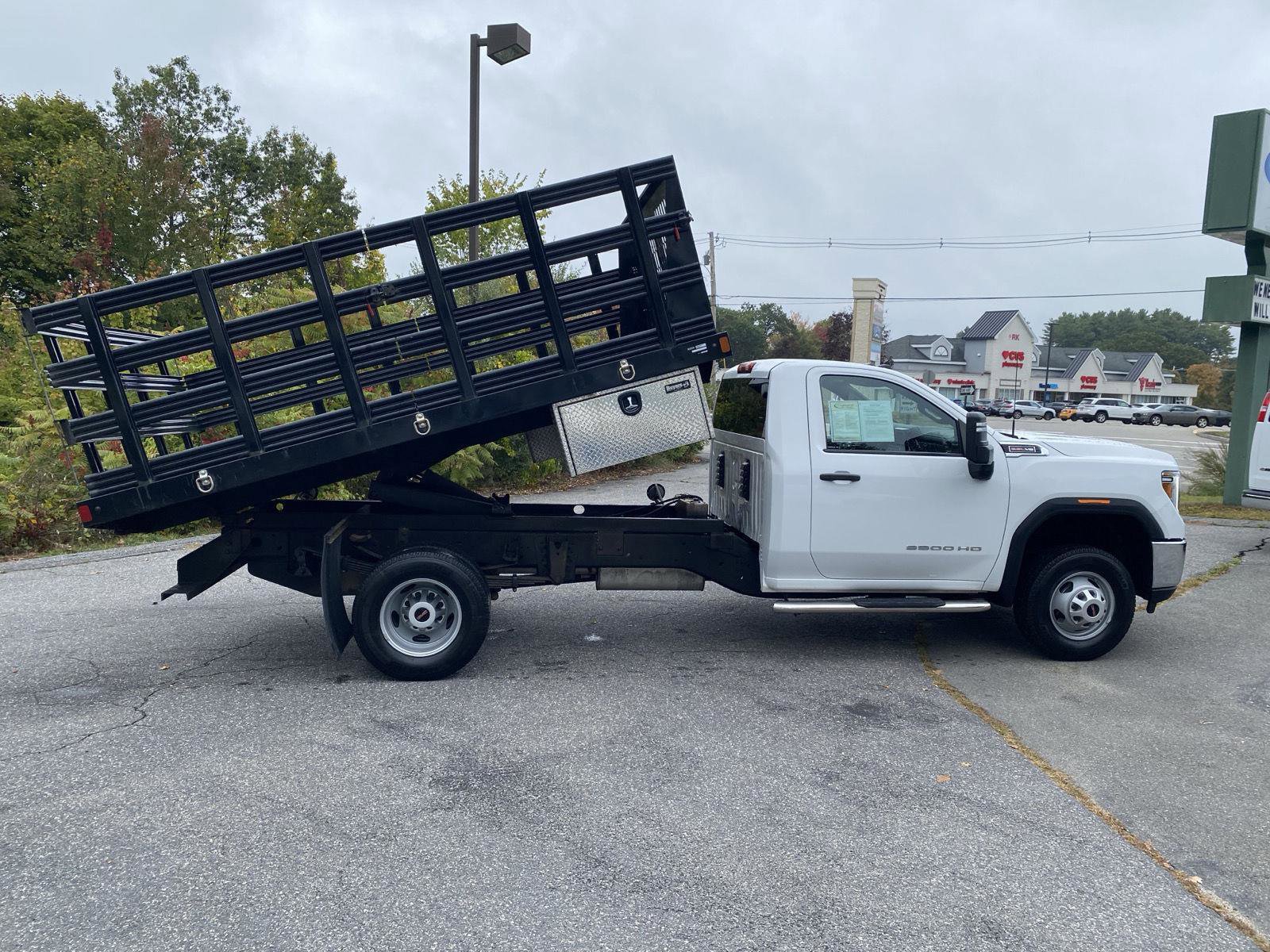 Used 2022 GMC Sierra 3500 Pro w/ Convenience Package image 5